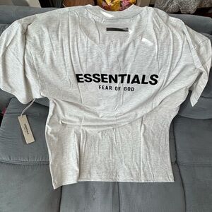 BNWT men’s XL essential fear of God light oatmeal T-shirt